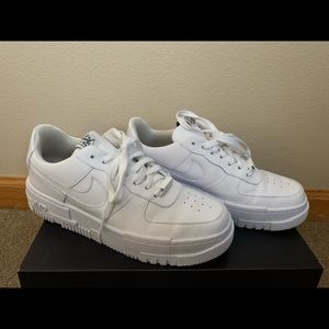 Nike Air Force 1 - Pixel